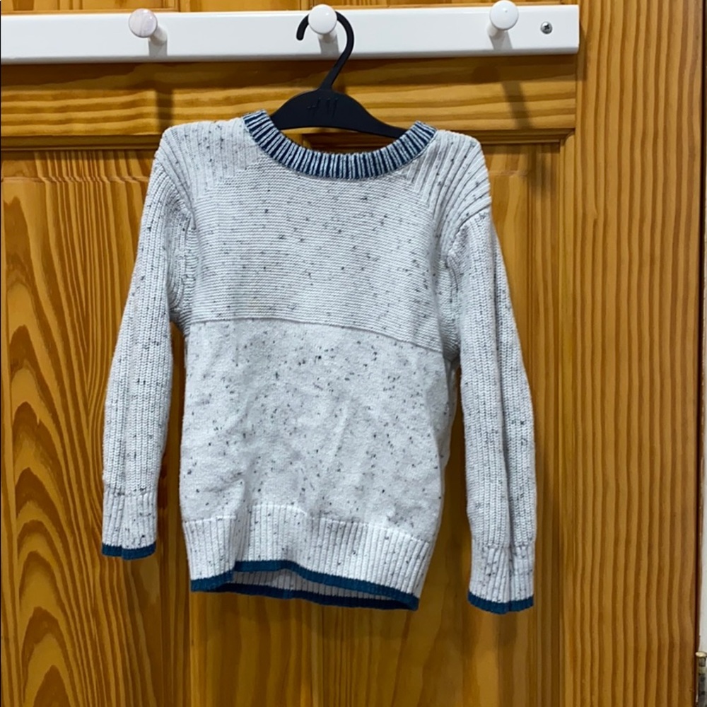 White with Blue Elements knitted Thick Sweater